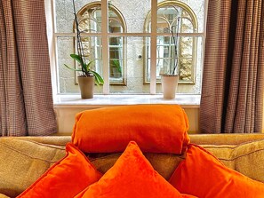 Interior - Traditional Country Cottage  (Stroud)