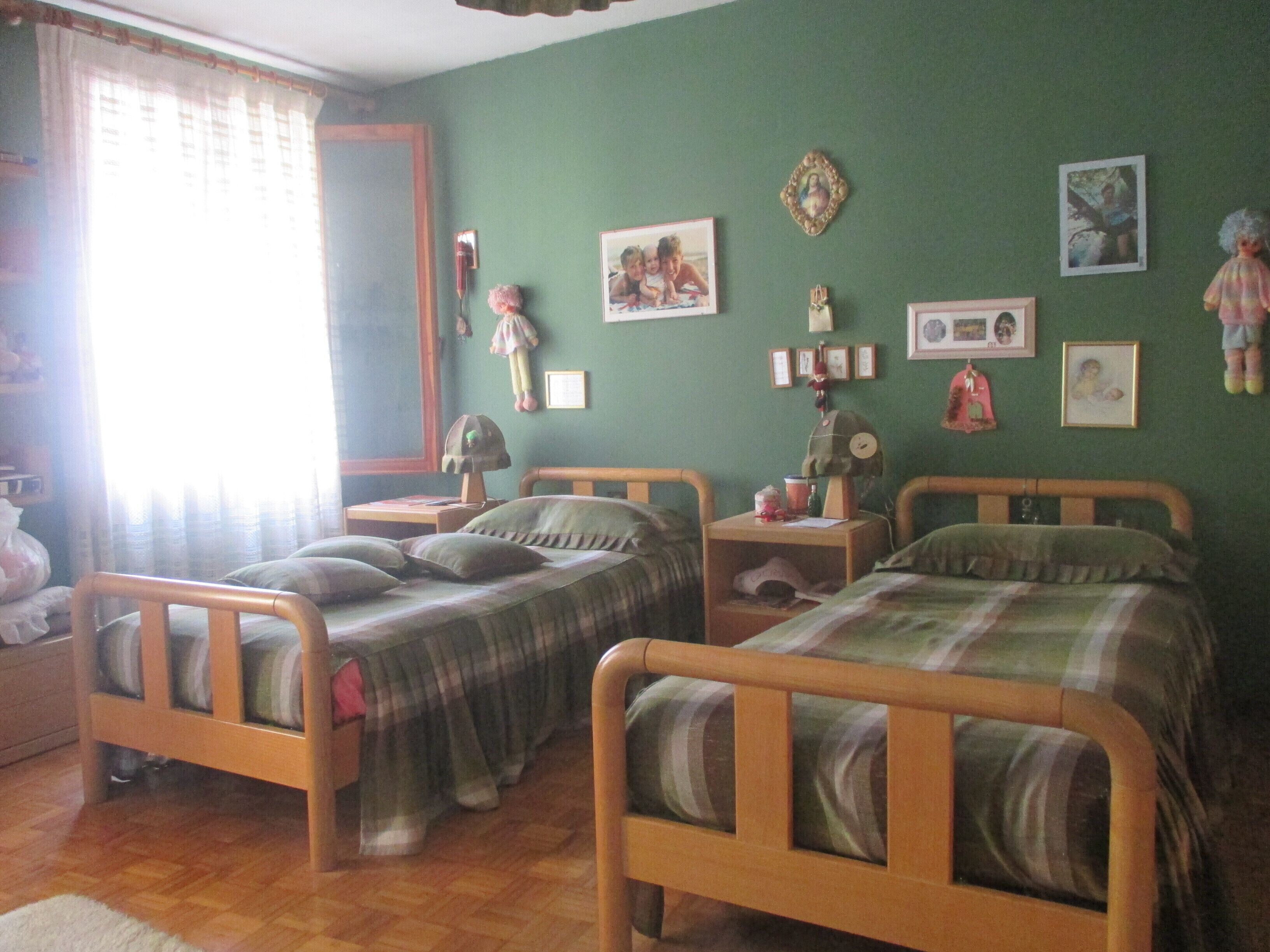 2 bedrooms, bed sheets