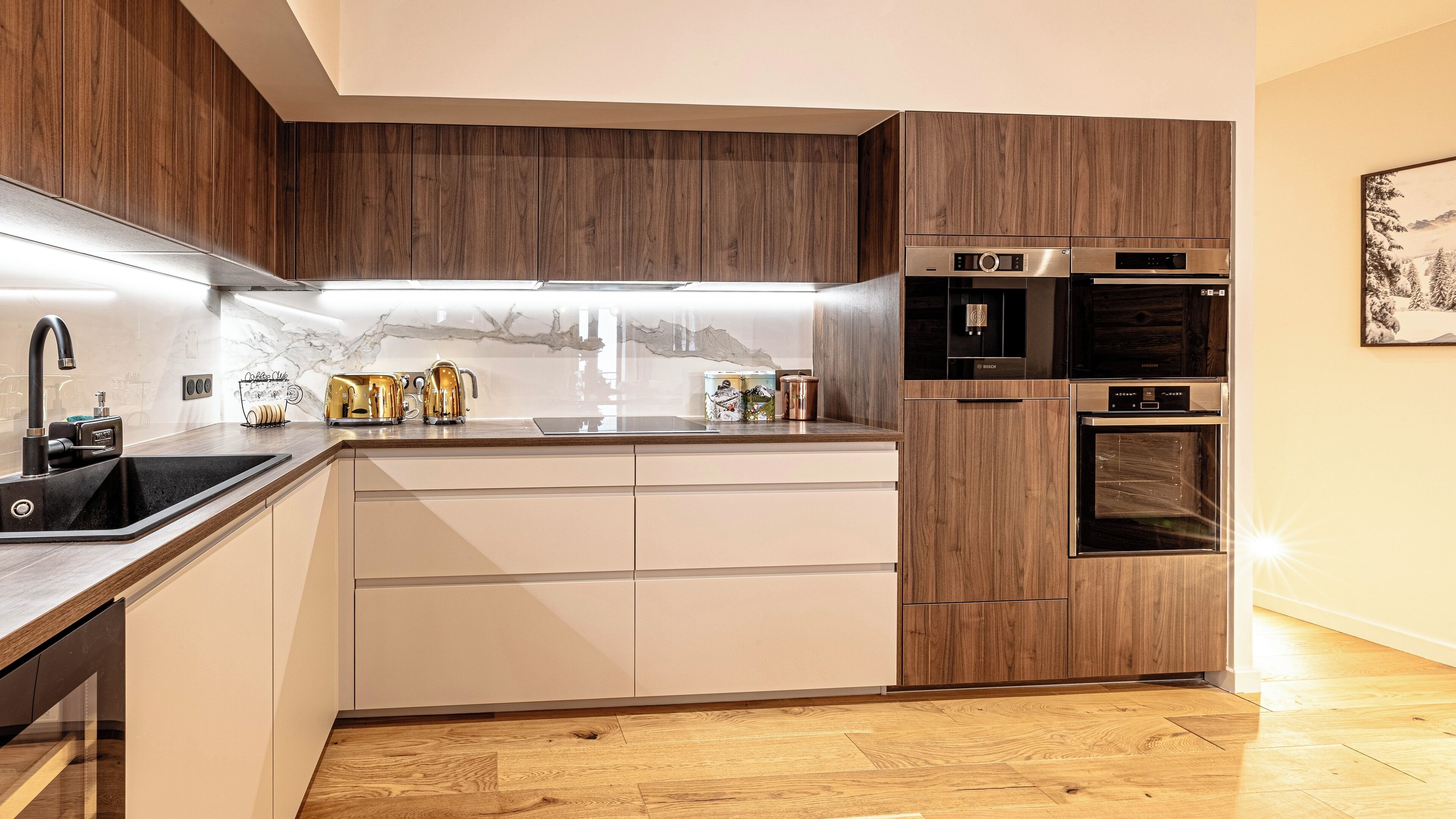 Micro-ondes, four, plaque de cuisson, lave-vaisselle