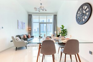 Living area - Luxury Beach Front Apartment (Dubai)