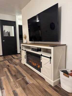 Interior - Cozy 2BR • Firepit • Minutes to Downtown & UW Campus • Near Lake Winnebago (Oshkosh)