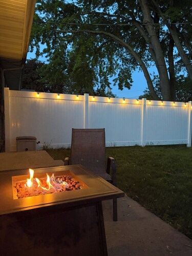 Cozy 2BR • Firepit • Minutes to Downtown & UW Campus • Near Lake Winnebago 