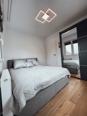 2 bedrooms, iron/ironing board, WiFi, bed sheets - Central Residence - Słowackiego 7 City Centre (Poznan)