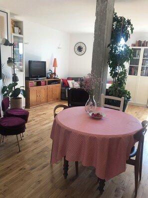 Dining - Bel Appart Familial 76m2 - 4p Avec Parking ! A 10mn de Montmartre (Paris)
