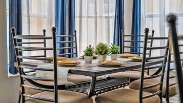 House, Multiple Beds, Pool Access, Pool View (Enchanting Vacation Haven) | Dining