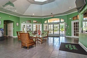 Maison, plusieurs lits, accĂšs piscine, vue piscine (Magic Villa, 10 Mins To Disney) | Hall