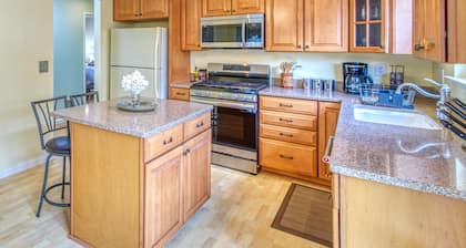 Live Oak Oasis Santa Cruz Chic