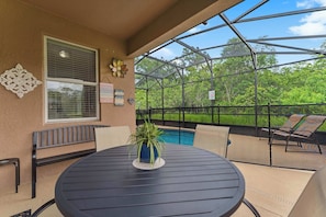 Outdoor dining - Veranda Sunshine Escape 5 BDR (Kissimmee)