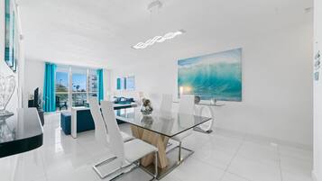 Kondominium, 2 Tempat Tidur Queen, balkon, pemandangan samudra (Ocean Wind) | Tempat makan