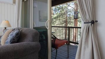 Condo, 1 King Bed with Sofa bed, Fireplace, Garden View (Ponderosa Vista) | Interior