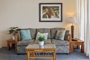 Living area - Belmakai (Lahaina)