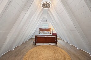 Maison, plusieurs lits, cuisine, vue jardin (Nature's Nook) | Vue de la chambre