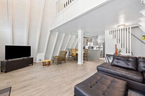 House, Multiple Beds, Kitchen, Garden View (Nature's Nook) | Living area | 42-inch flat-screen TV with digital channels