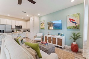 House, Multiple Beds, Patio, Garden View (Mint To Be) | Living area | 42-inch flat-screen TV with digital channels - Mint to Be (Kissimmee)