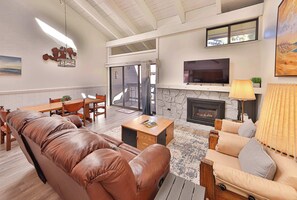 Condo, Multiple Beds, Balcony, Mountain View (Tahoe Lakeside Retreat) | Living area | 42-inch flat-screen TV with digital channels - Tahoe Lakeside Retreat (South Lake Tahoe)