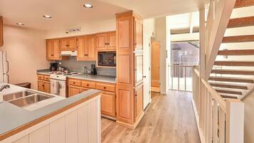 Condo, Multiple Beds, Balcony, Mountain View (Tahoe Lakeside Retreat) | Private kitchen | Fridge, microwave, coffee/tea maker