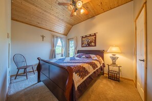 Cabin, Multiple Beds, Patio, Mountain View (The Cabin on the Ranch) - The Cabin on the Ranch (Eureka)