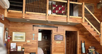 Welcome to The Fox Farm cabin