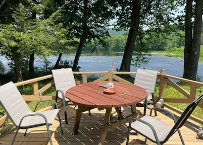 Breathtaking River Front Cabin