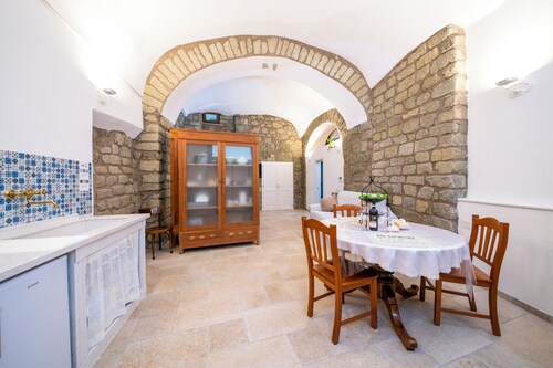 Vico Secondo Accogliente Struttura al Centro di Forio