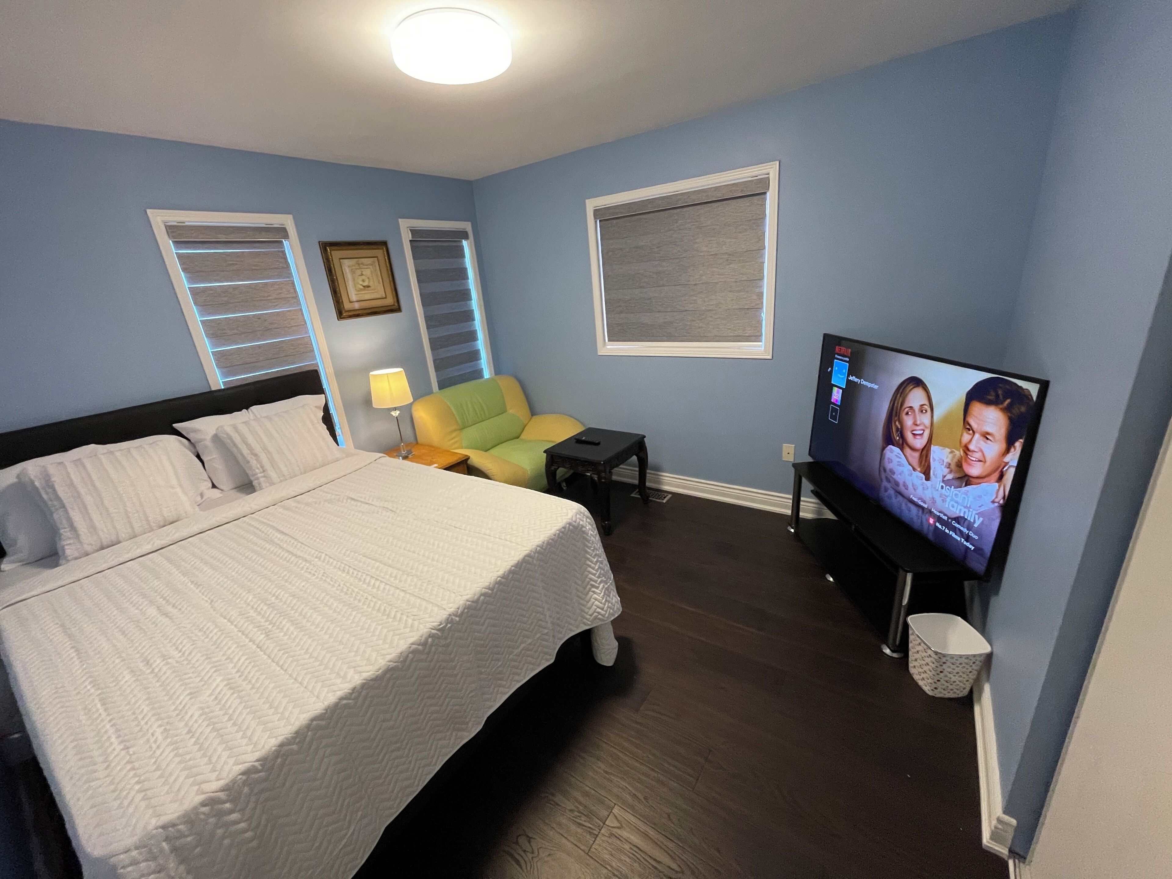 3 habitaciones, tabla de planchar con plancha, wifi y ropa de cama 