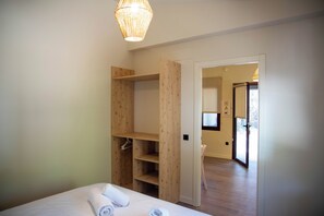 Premium Bungalow | Premium bedding, down comforters, pillowtop beds, free WiFi - TAIGA Lake Caspe (Caspe)