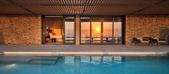 Big Blue Villas II, Andros