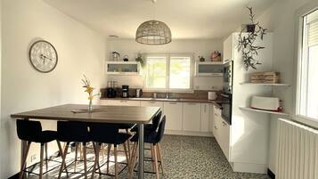 Fridge, microwave, oven, dishwasher