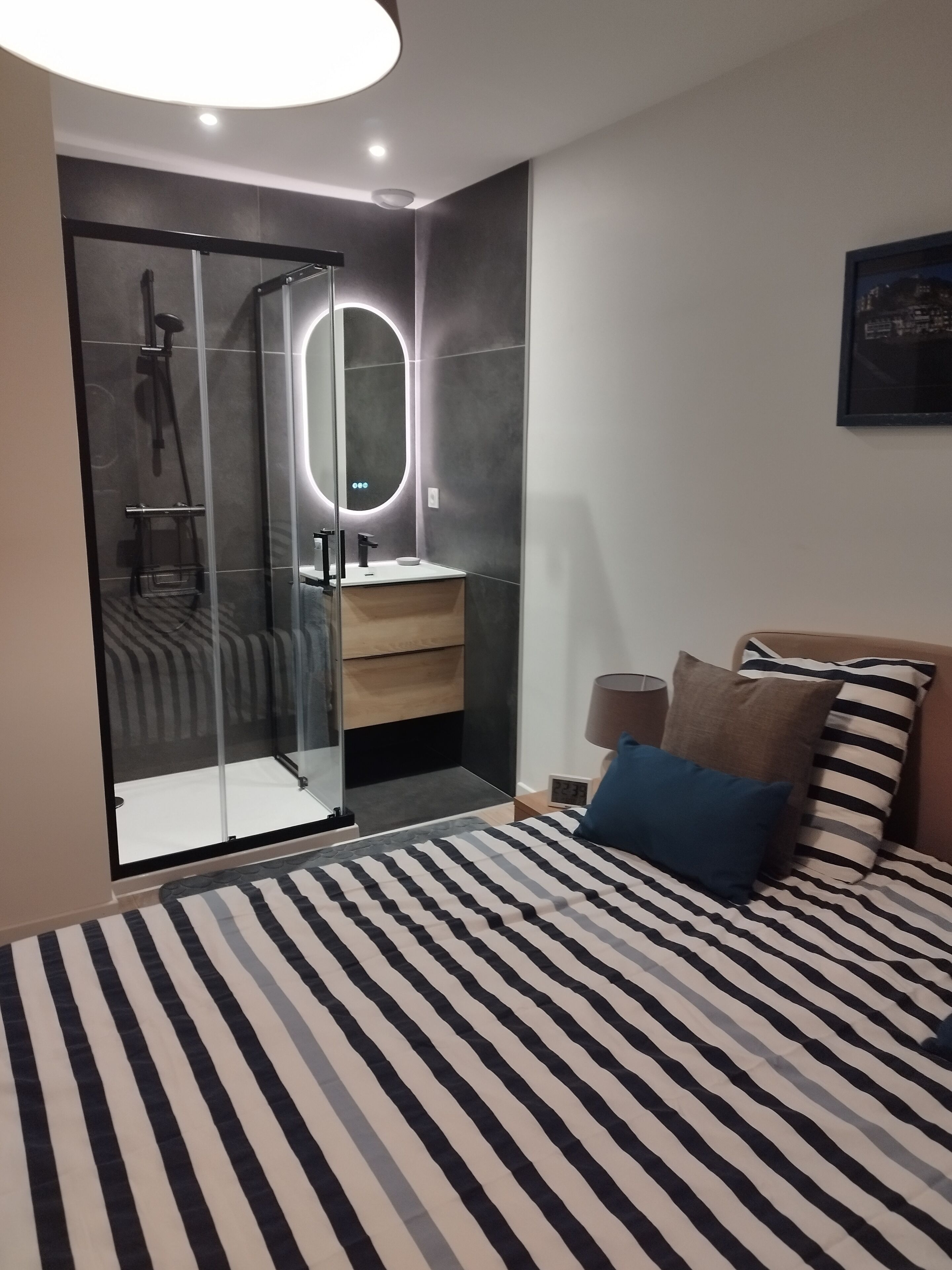 3 chambres, fer et planche à repasser, lit parapluie, Wi-Fi gratuit