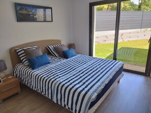 3 bedrooms, iron/ironing board, travel cot, free WiFi