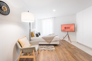 Iron/ironing board, internet, bed sheets - GuestReady - Cosmopolitan hideout in Gaia (Vila Nova de Gaia)