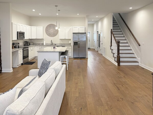 Interior - Historic Freshly Renovated 8-Bedroom Townhome - Downtown Loudon (Loudon)