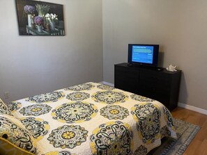1 habitación, tabla de planchar con plancha, wifi y ropa de cama 