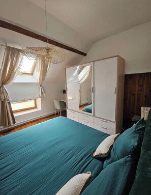 3 chambres, lit parapluie, Wi-Fi, draps fournis