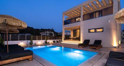 Diamond Villa With Swimming Pool