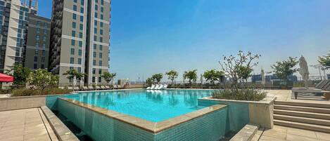 Kolam renang outdoor