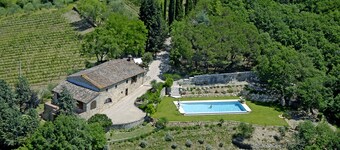 Wonderful cottage with pool near Siena