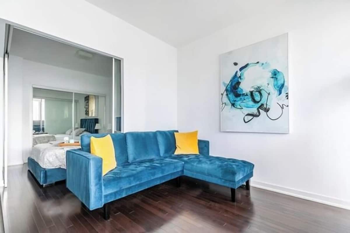 Economy-Zimmer, 1 Queen-Bett, Stadtblick | Wohnbereich