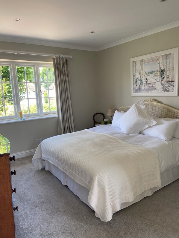 1 bedroom, desk, iron/ironing board, WiFi