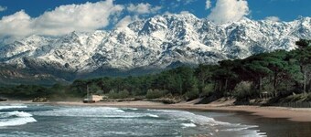 Calvi Villa in Peace, 970 m from the Beach, Close to the Center