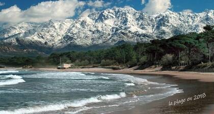 Calvi villa au calme Ă 970 m de la plage, proche du centre