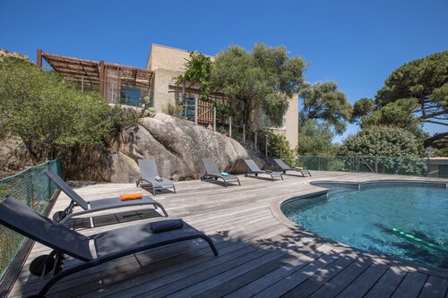 Calvi Villa in Peace, 970 m from the Beach, Close to the Center