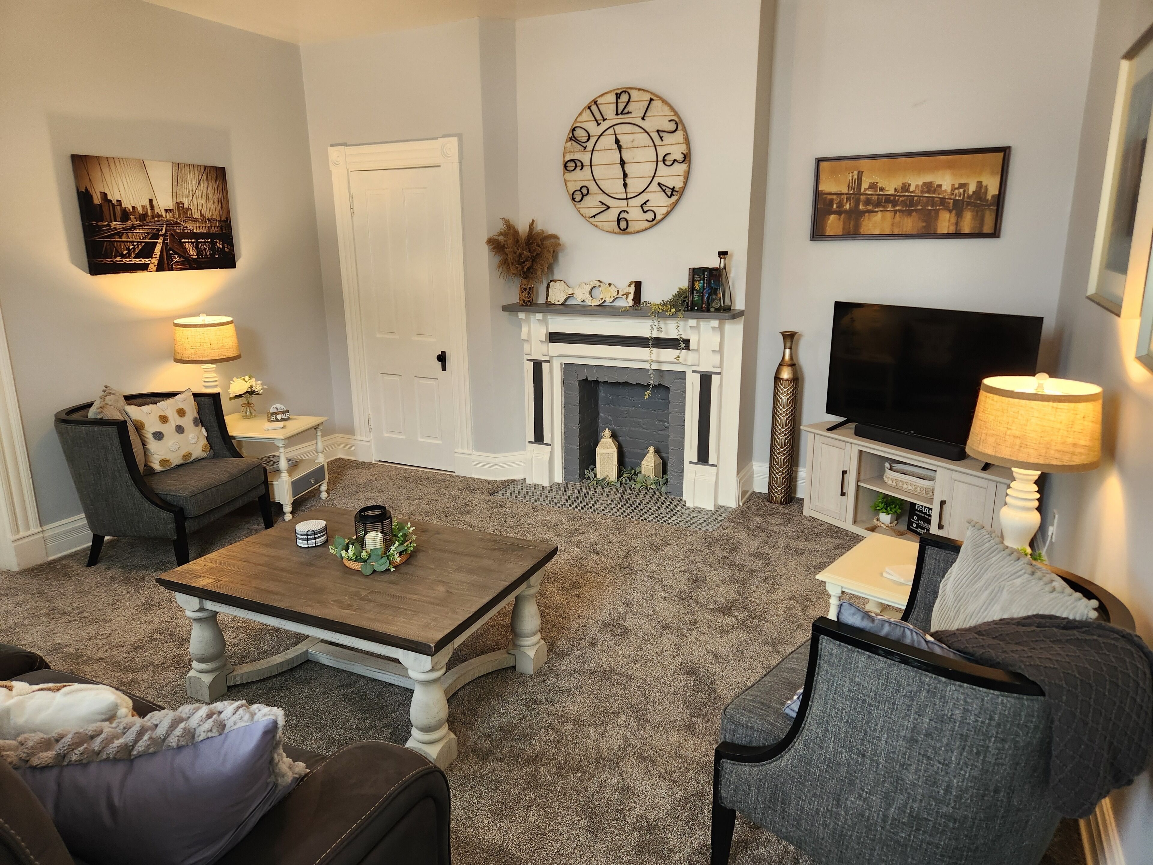 BRAND NEW Exquisite Apartment Great Location 3 MI From Downtown Cincinnati