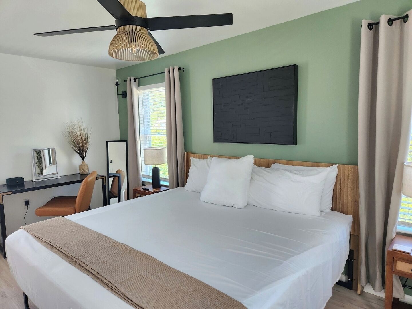 3 bedrooms, iron/ironing board, WiFi, bed sheets