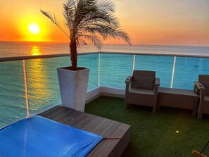 Deluxe Penthouse, 3 Bedrooms, Hot Tub, Sea View | Terrace/patio - Reserva del Mar Apartamentos (Santa Marta)