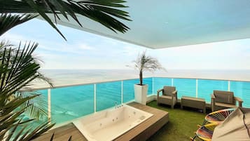 Penthouse Deluxe, 3 chambres, bain à remous, vue mer | Bain à remous privé