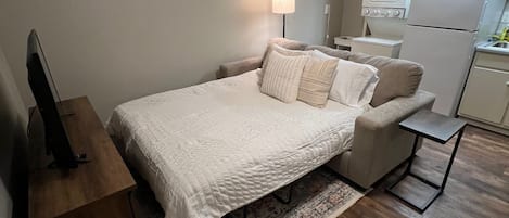 1 bedroom, WiFi, bed sheets