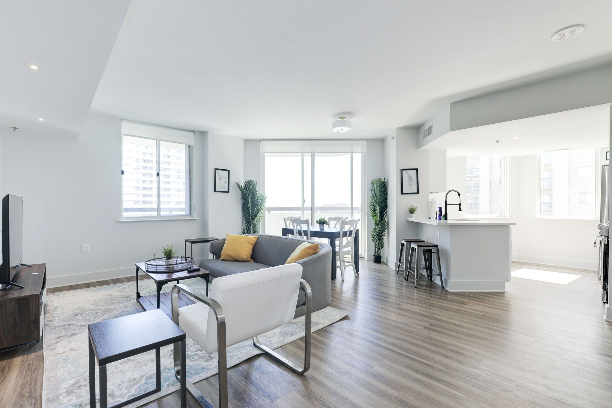 Comfort Apartment, City View | Living area