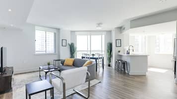 Comfort-Apartment, Stadtblick | Wohnbereich