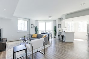 Comfort Apartment, City View | Living area